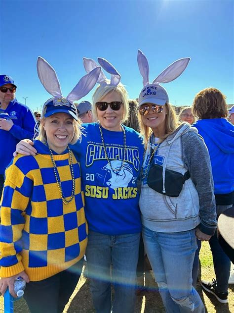 Sdsu jackrabbit football - The program goes all the way back to 1900, making the South Dakota State Jackrabbits a long-standing and respected name in college football history. The 2019 college season promises to be full of excellent matches already, and fans are eager to get their hands on choice tickets as things start for the Jackrabbits on August 29.